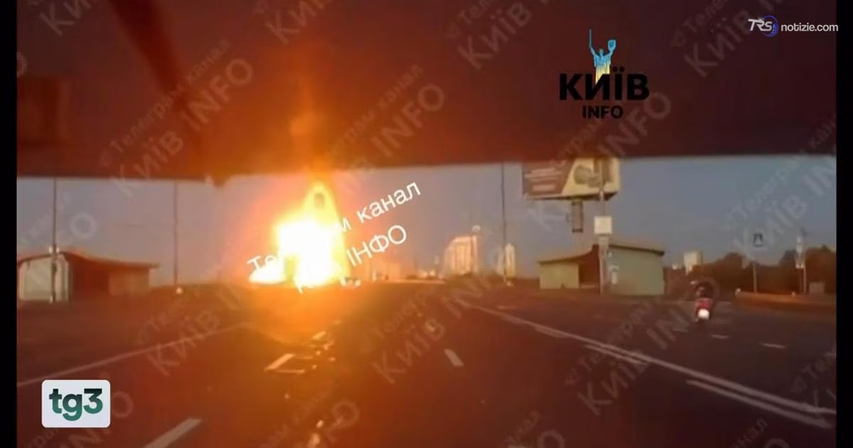 Kiev, raid russo sul Ponte Nord: sfiorata la strage. Droni su Moldavia e cieli baltici