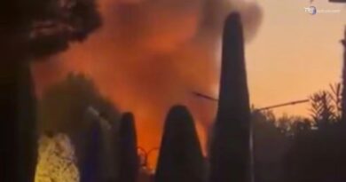 Maxi incendio al campeggio di Peschiera del Garda, le fiamme divampate dalle case mobili