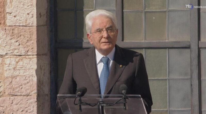 Ottavo centenario di S. Francesco, Mattarella: "La sua povertà ruppe l'idolatria del denaro" (VIDEO)