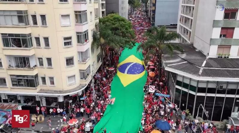 Urne aperte in Brasile per le elezioni presidenziali e legislative, sfida Lula-Bolsonaro