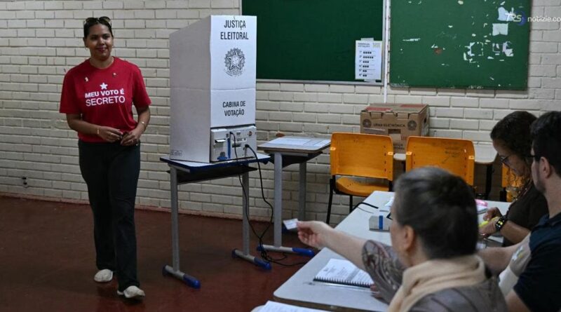 Aperti i seggi per le presidenziali in Brasile, è sfida Lula-Bolsonaro
