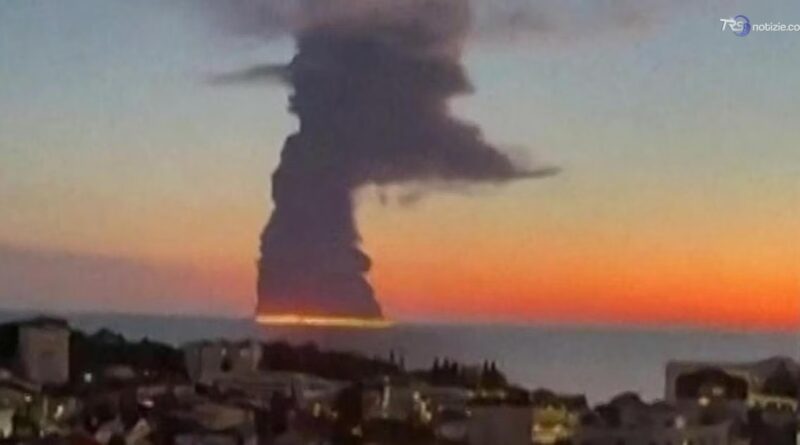 Un'altra notte di raid su Kiev, navi sotto attacco nel Mar Nero