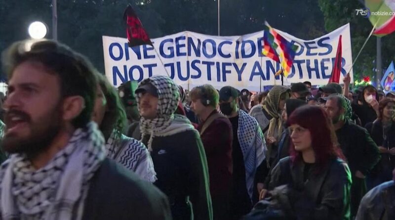 Sostenitori della causa palestinese hanno sfilato a Berlino