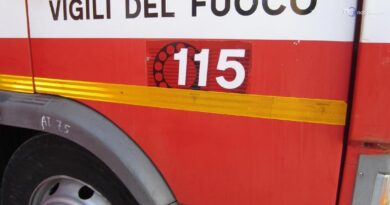 Spento all'alba l'incendio in un impianto di rifiuti nel Palermitano