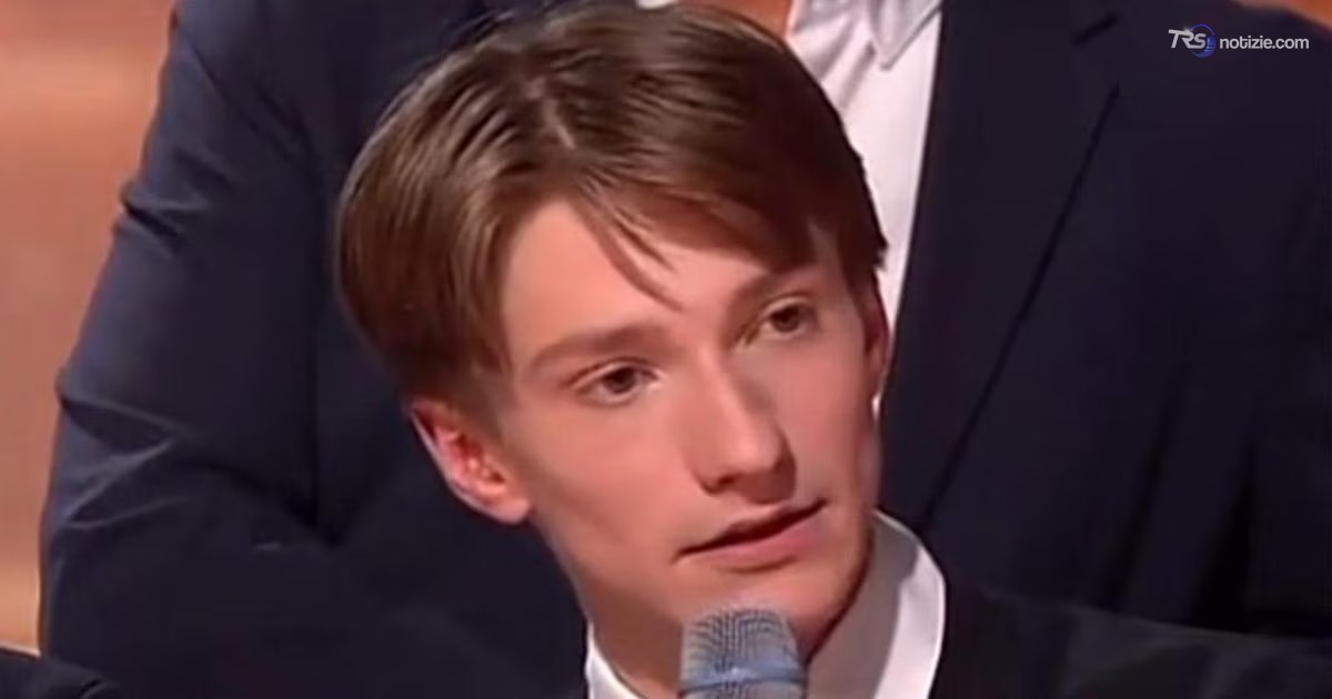 Chi è Elwan, simbolo delle proteste studentesche in Francia: 17 anni e milioni di visualizzazioni