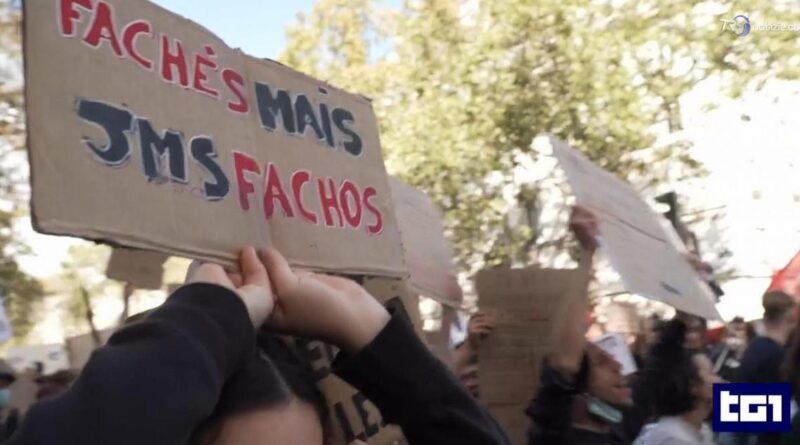 Francia, si allarga la protesta della scuola: "Basta repressione"