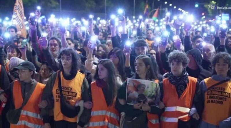 Decine di migliaia in corteo per Maricarmen, simbolo delle lotte per la casa