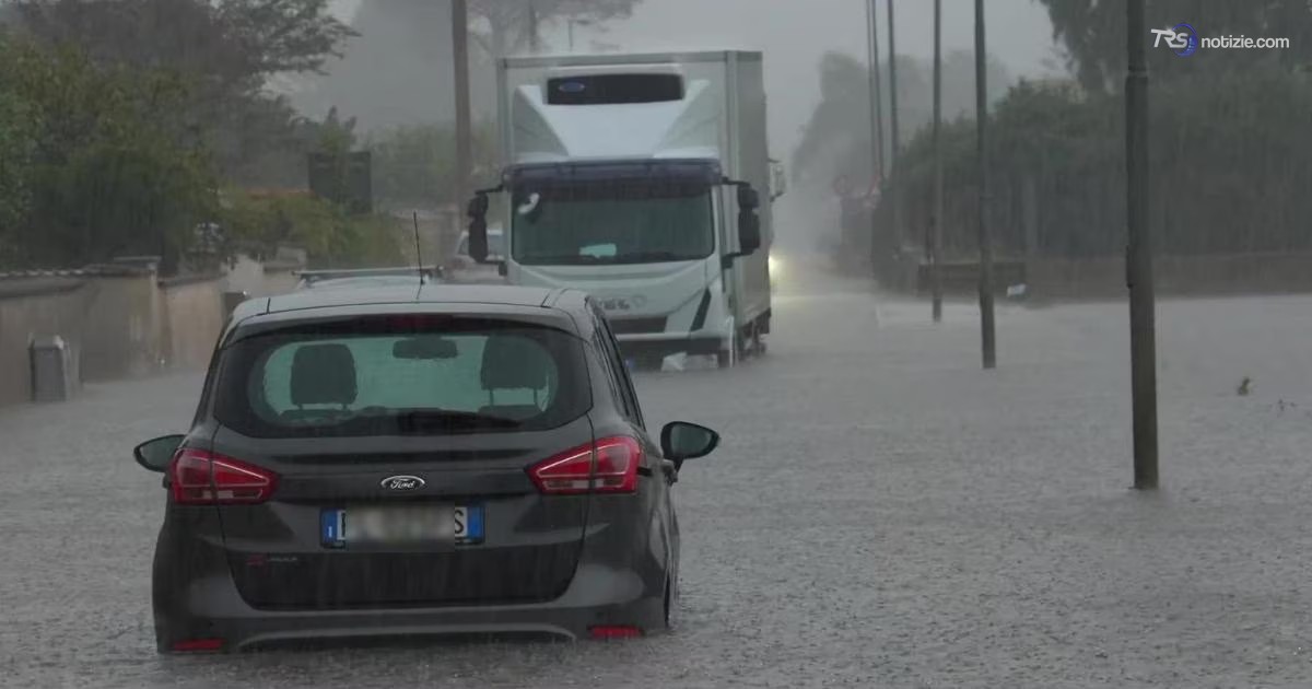 Maltempo nel Centro Italia: allagamenti sulla costa laziale