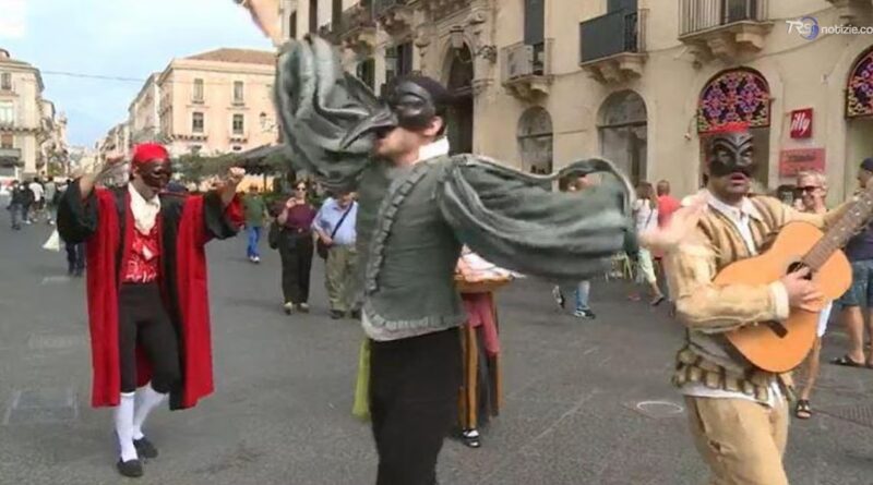 Il teatro esce in piazza con la commedia dell'arte