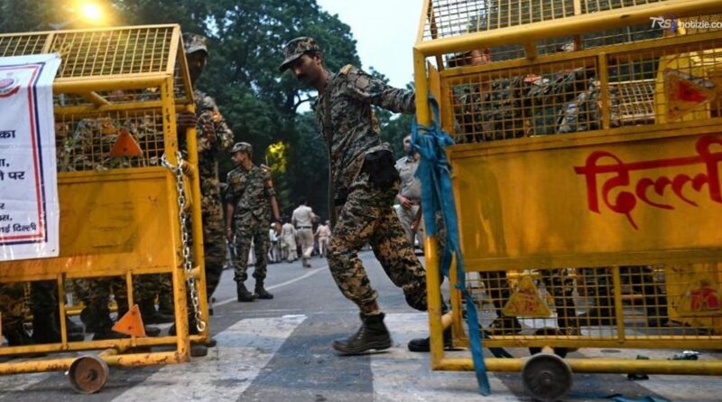 India, la rivolta degli "scarafaggi" contro Modi: fermato il leader. Nuova Delhi blindata