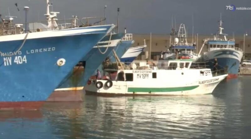 Caro carburante: continua la protesta delle marinerie siciliane
