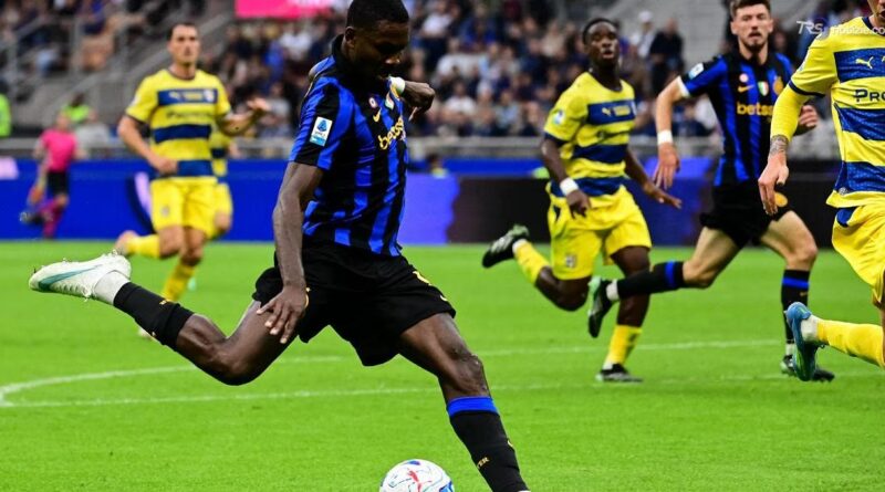 Calcio, l'Inter supera il Parma 3-0