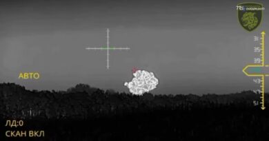 Missili Flamingo schizzano verso obiettivi russi, abbattuti dalla contraerea