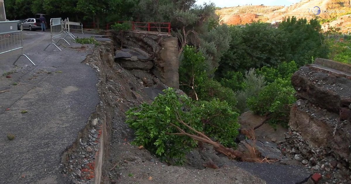 Nubifragio a Melito di Porto Salvo, cede la strada a contrada Prunella
