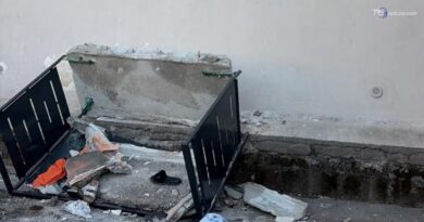 Cede balconcino nel Napoletano, due feriti gravi