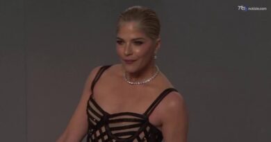 Selma Blair arrestata, il suo entourage: "Ha avuto un'emergenza medica"
