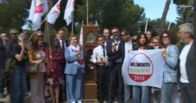 Il centrosinistra in piazza contro il governo Schifani