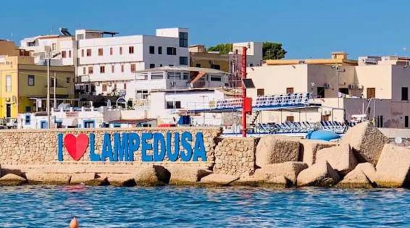 Lampedusa, trasferiti 172 migranti dell’hotspot