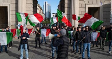 Milano blindata: cortei di protesta e negozi protetti