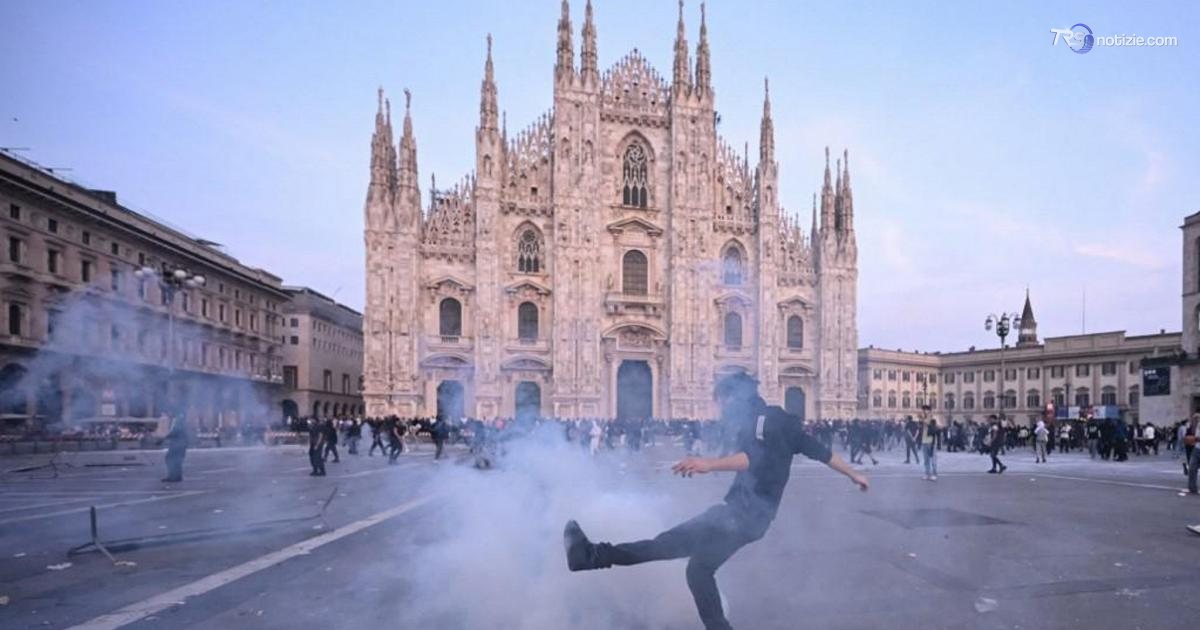 “In piazza fino a caduta del governo”