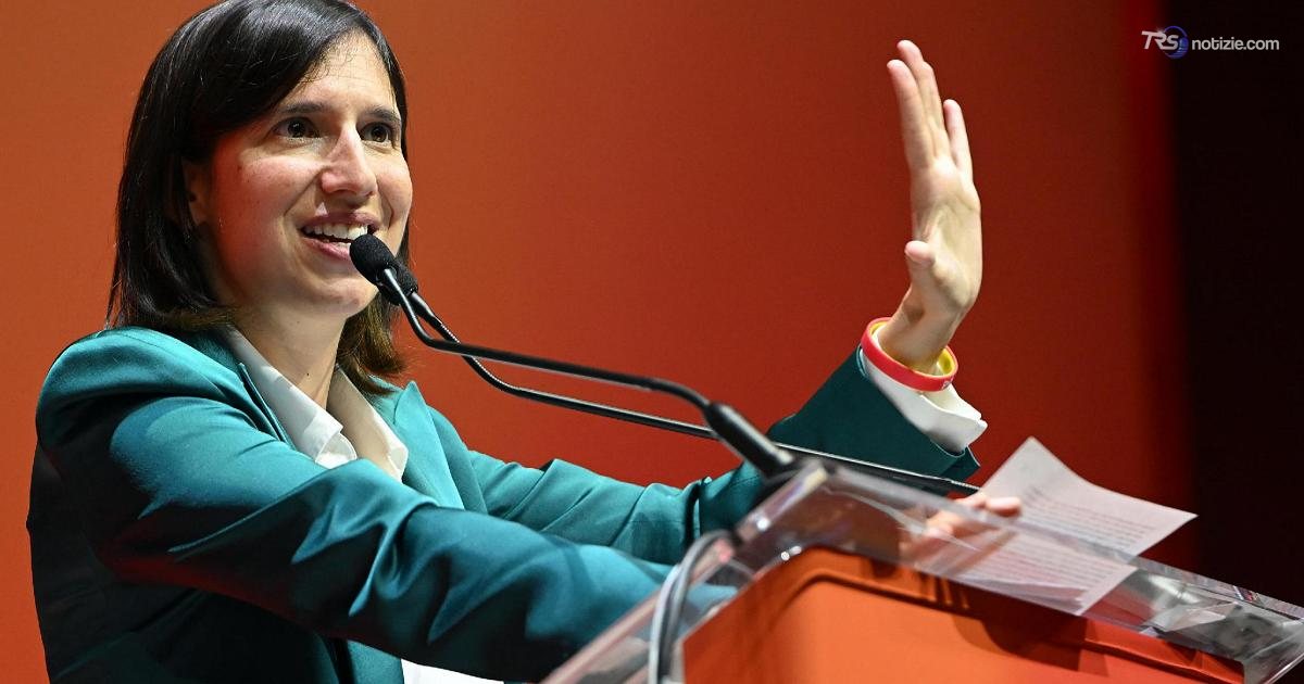 Assemblea Pd, Elly Schlein: "Pronta a essere candidata premier con o senza le primarie"