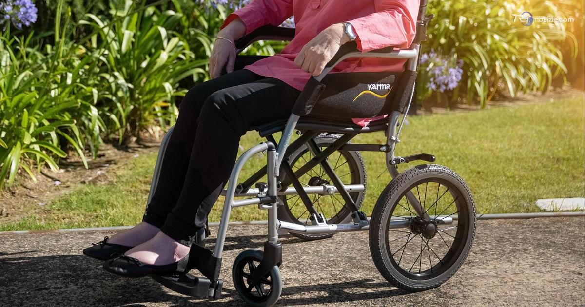 Via libera della Camera alla legge sui caregiver: scontro acceso sui fondi