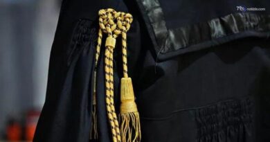 Scopre dopo anni di matrimonio che il marito è gay: lo cita in giudizio e gli chiede 50mila euro