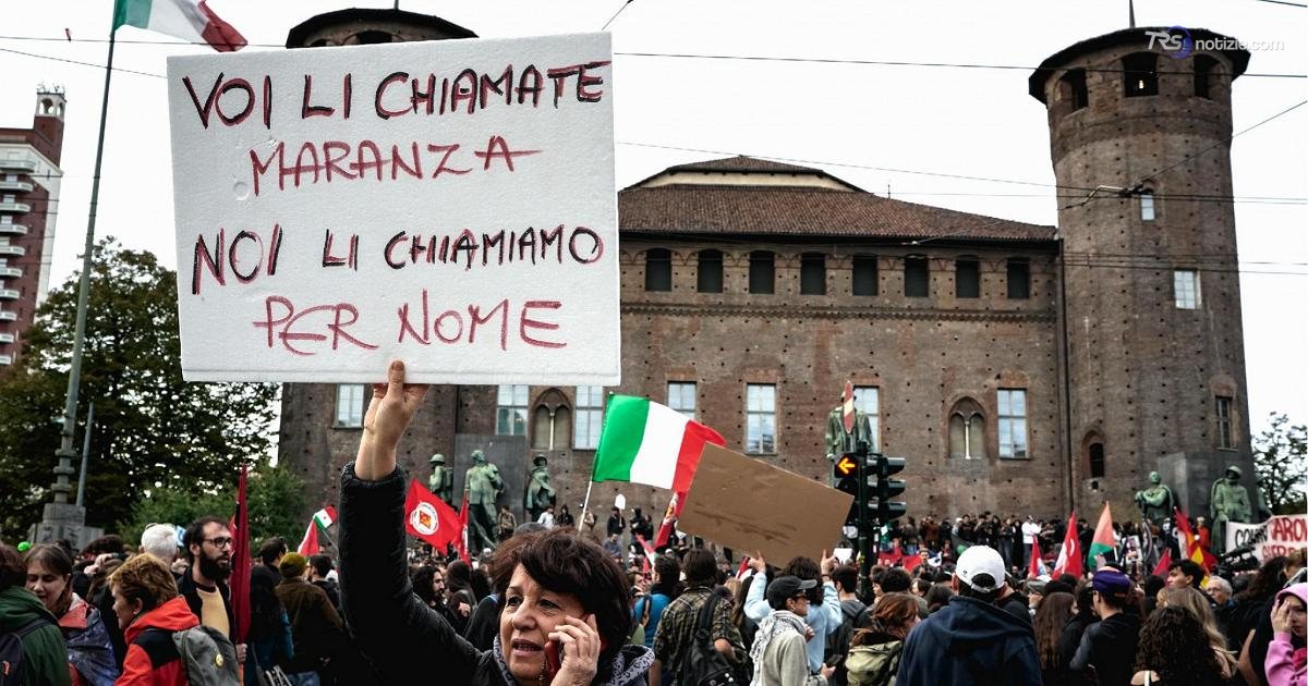 Torino, tensioni manifestanti-agenti