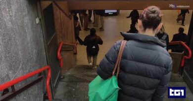 Presunta violenza sessuale nei bagni di Cadorna: investigatori al lavoro sulle telecamere