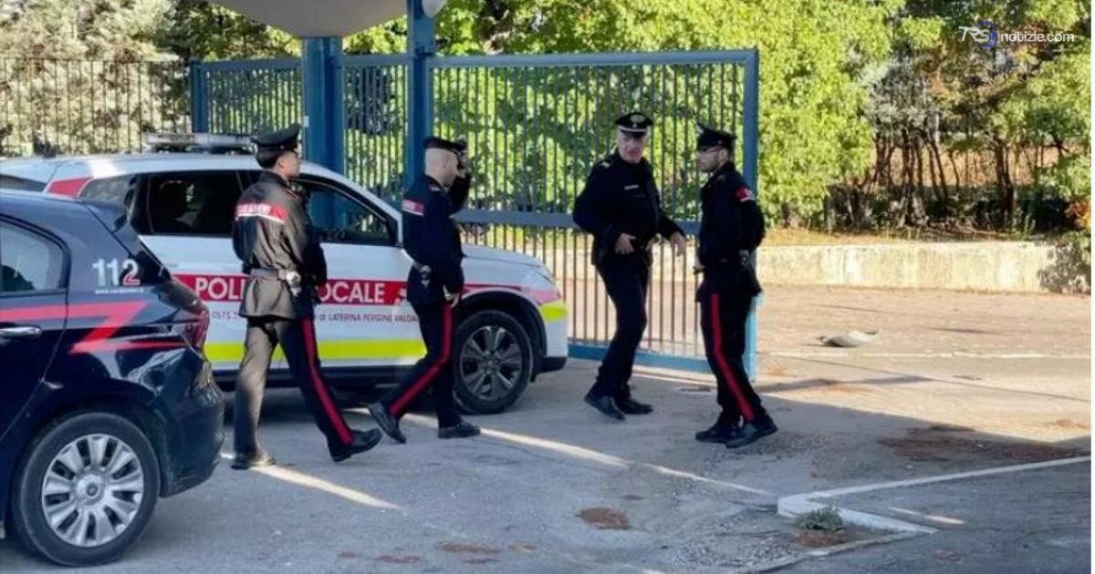 Tentato furto a un’azienda orafa, albero reciso e auto in fiamme per bloccare la strada: 8 arresti
