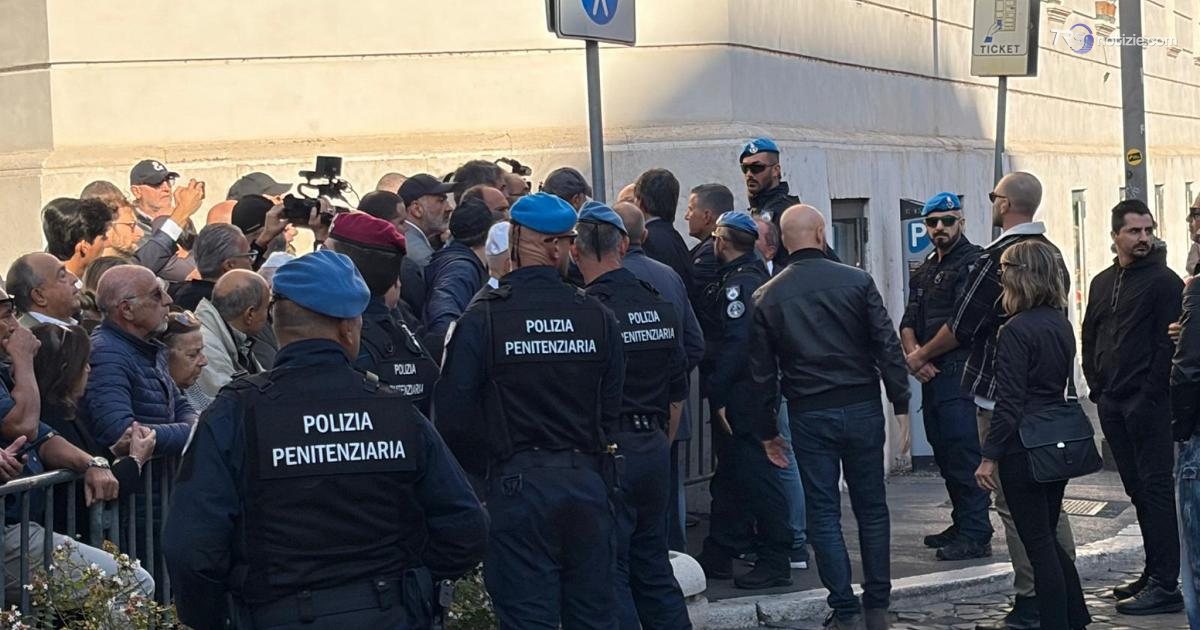 Roma ricorda la razzia del ghetto: insulti e urla contro l'Anpi
