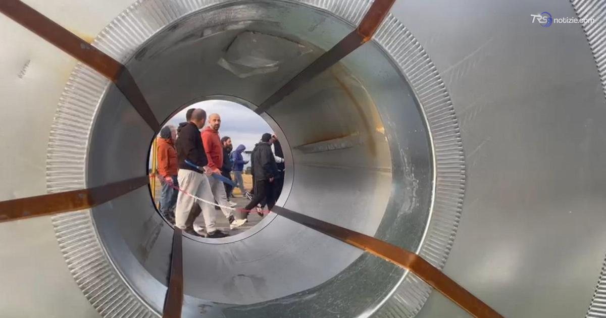 Ex Ilva, nuova protesta. Lavoratori occupano l’aeroporto di Genova