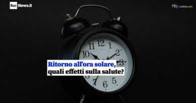 Arriva l'ora solare, indietro le lancette: si dorme un’ora in più. Quali effetti sulla salute?