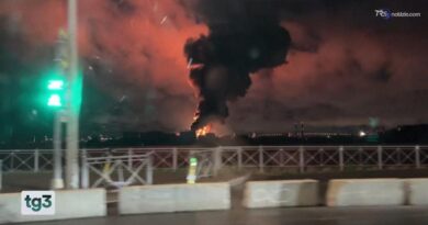 Raid di droni su San Pietroburgo e pioggia di missili sulle centrali ucraine