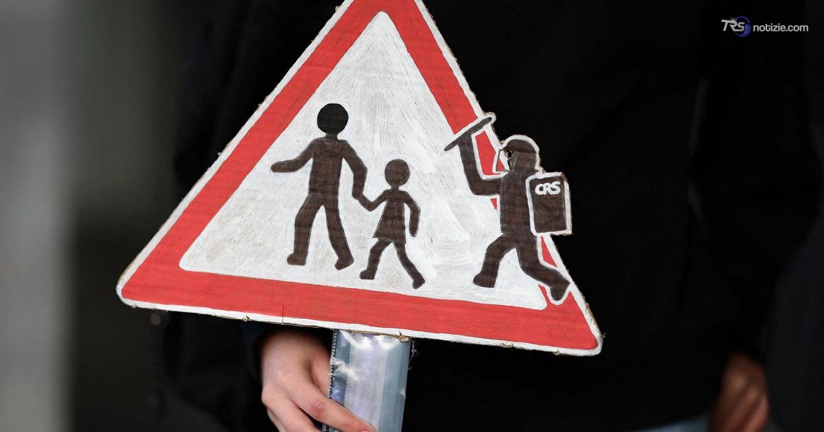 Francia, oggi nuova giornata di mobilitazione: timore per gli scontri
