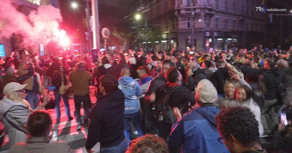 La Serbia volta pagina, gli studenti travolgono Vučić: “Inizia una nuova epoca”