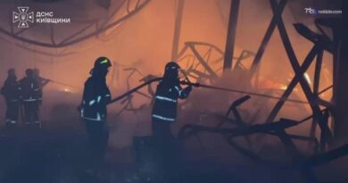 Kiev, 500mila persone senza elettricità dopo i raid. Putin, pronti a colloqui, ma "Donbass russo"