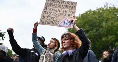 Cortei Francia, schierati 70mila agenti