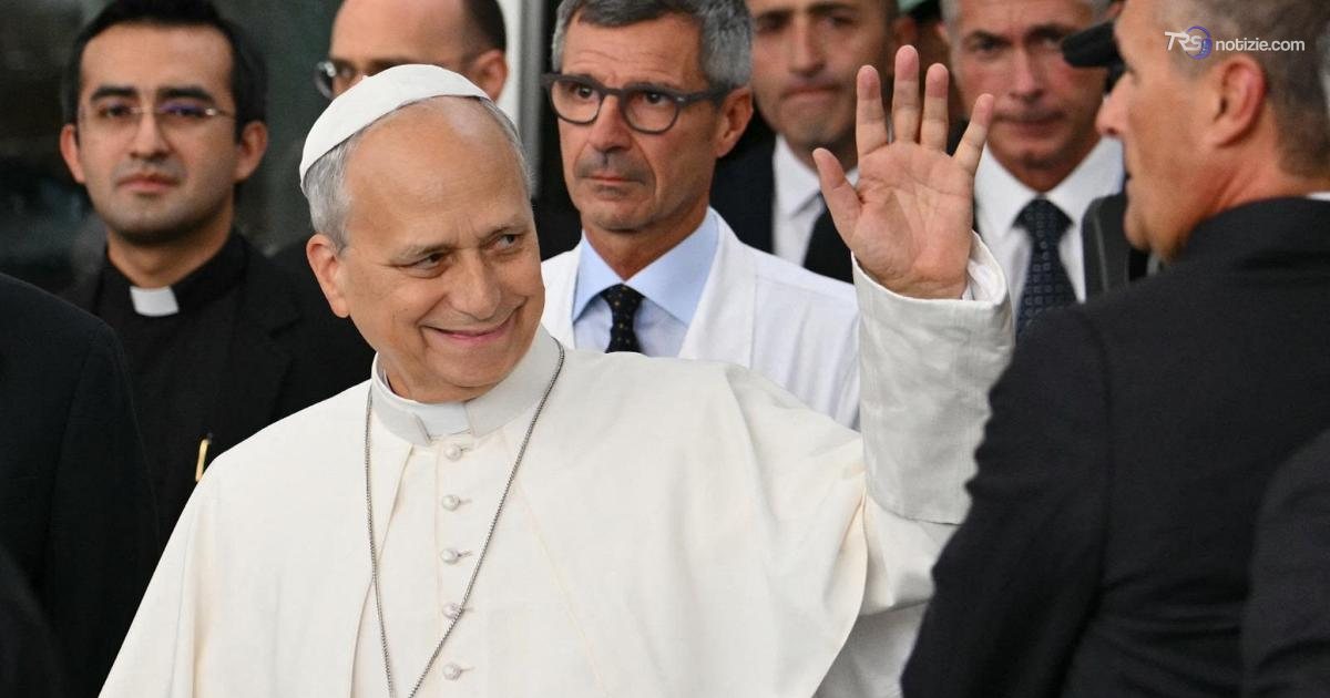 Il Papa lascia il policlinico Gemelli