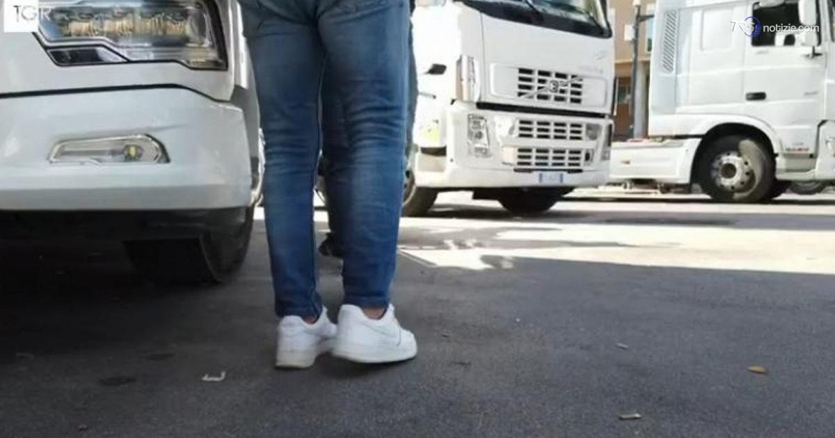 Dopo la fine dei blocchi, riprende a rilento la distribuzione delle merci