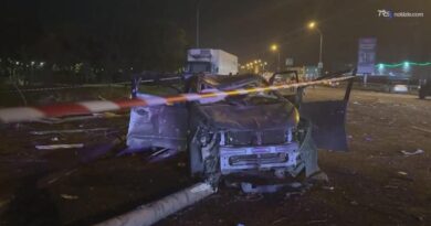 Voragini, vetri rotti, auto distrutte: Kiev sotto attacco nella notte