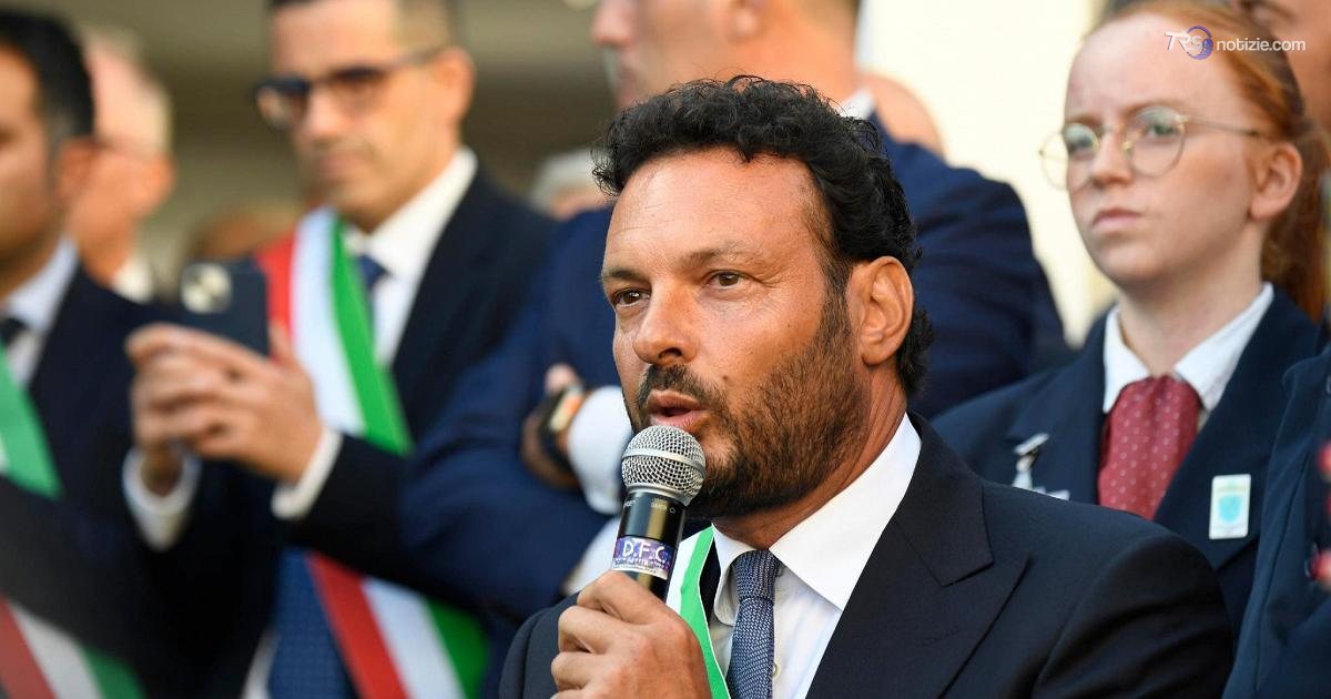 Sindaco di Siracusa azzera la giunta dopo inchiesta che lo coinvolge