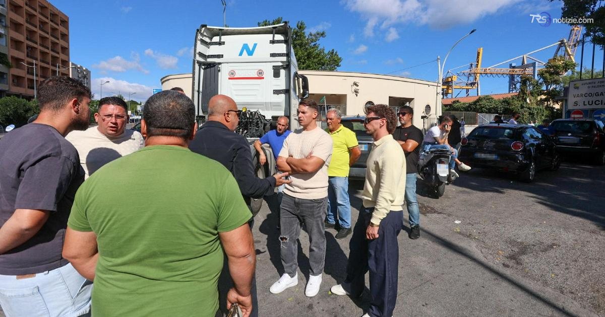 Caro-carburanti,Salvini:"Via i blocchi"