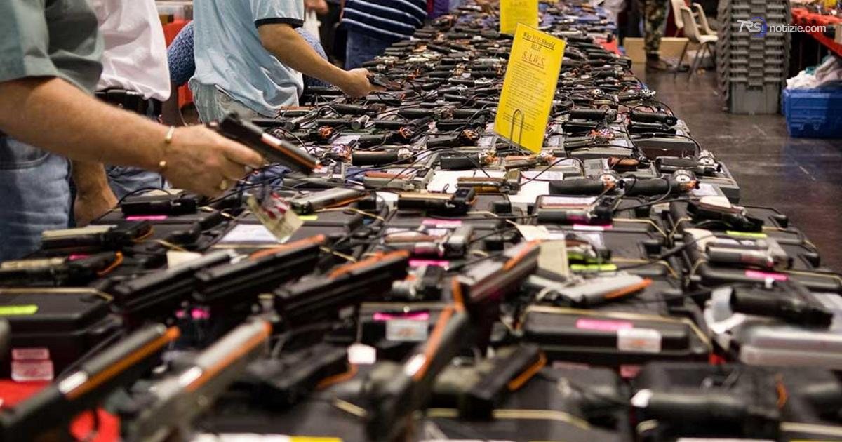 Stragi nelle scuole e Secondo Emendamento: USA divisi sulla stretta alle armi