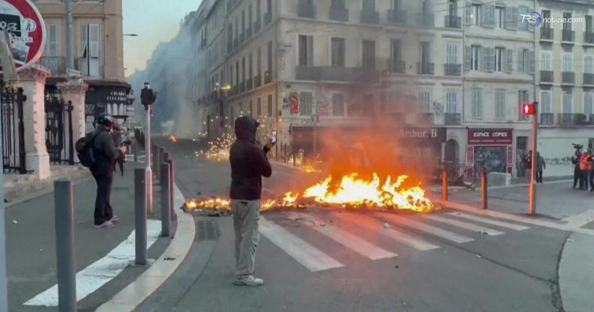 Scontri a Marsiglia alla fine del corteo