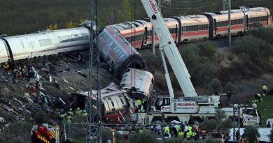 Treni Spagna, si cercano 64 dispersi