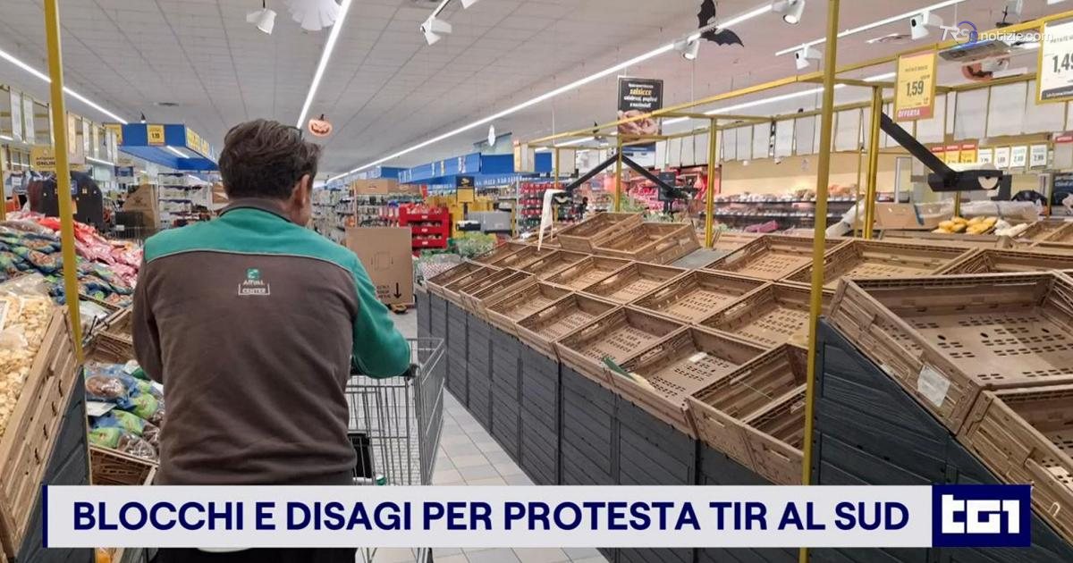 Caro carburante, la protesta si allarga al Sud: porti bloccati e rischio merci
