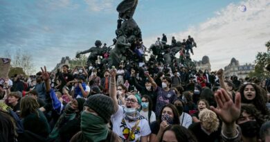 Proteste Parigi, blindata: decine di fermati