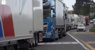 Sciopero autotrasportatori: tir bloccano caselli A18 a Messina Tremestieri