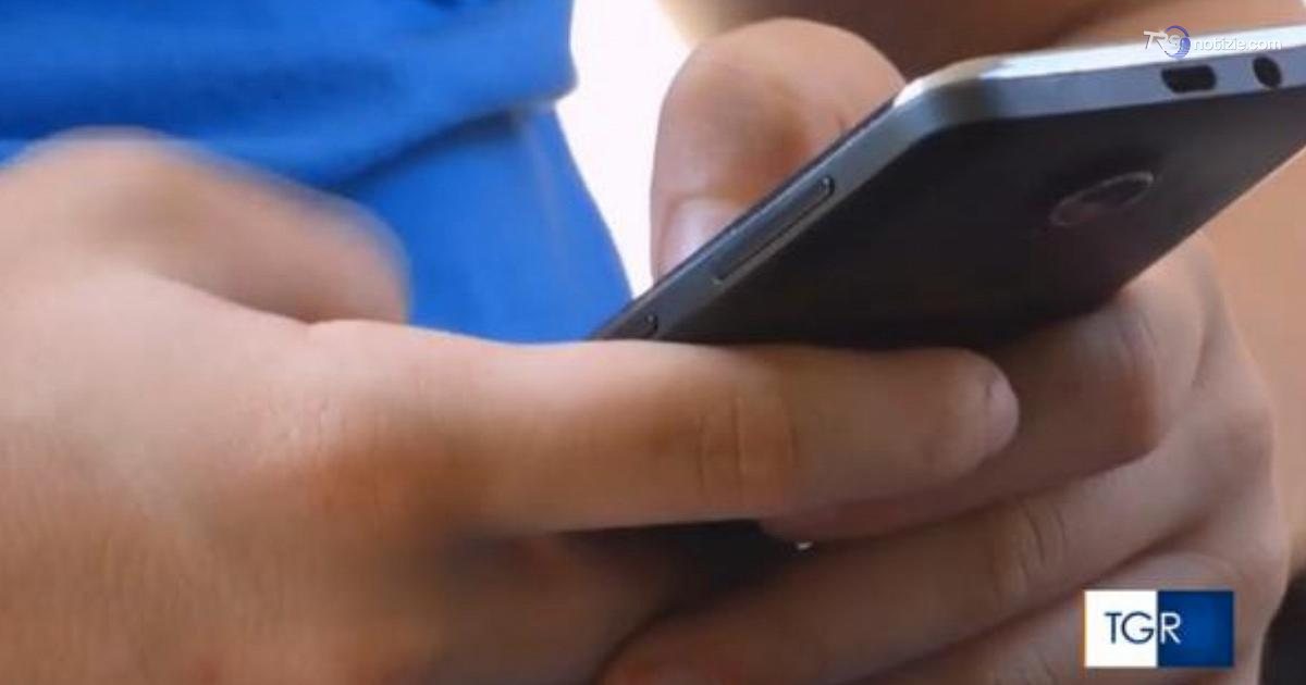 Propaganda e contatti con l'Isis, ragazzina finisce in comunità